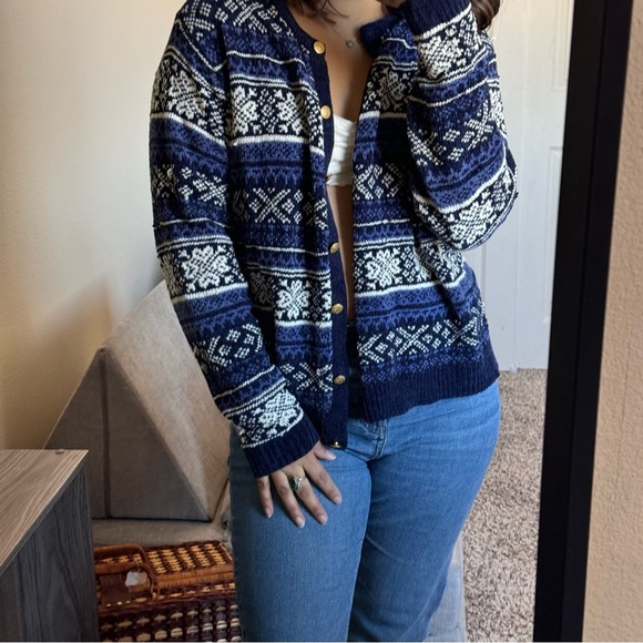 VINTAGE Chenille Cardigan with gold buttons - Picture 5 of 10